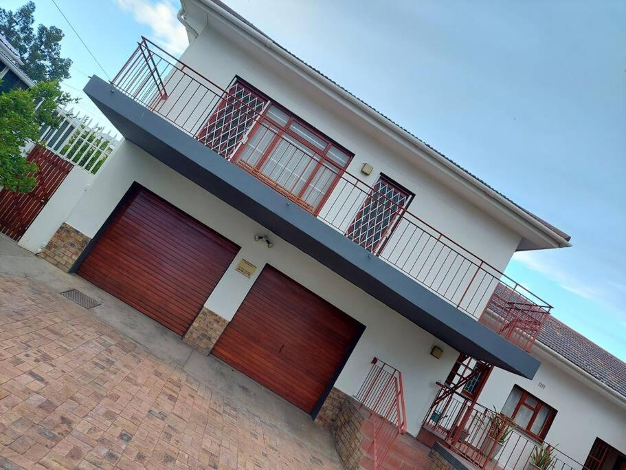 Hills Cottage Бофорт-Уэст Экстерьер фото